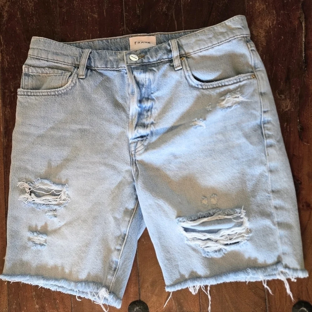 Frame Le Slouch Bermuda Distressed Shorts size 27 light wash